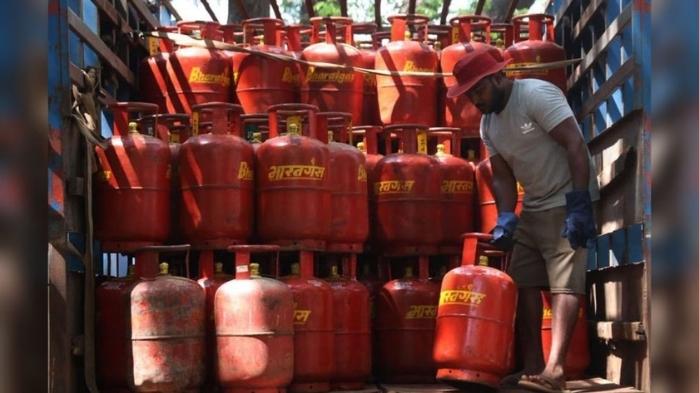 ap hotels warn of service cuts amid gas shortage